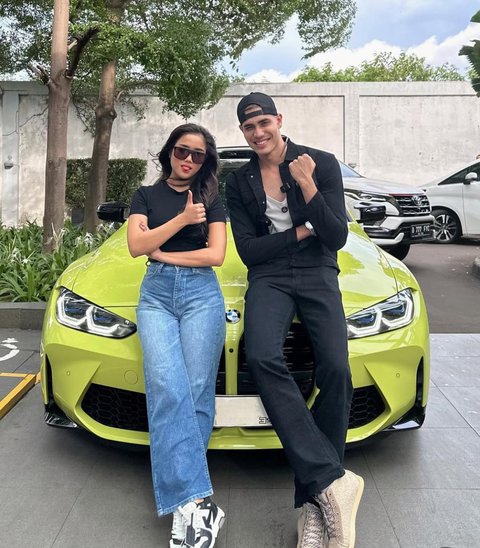 Aisar Khaled Posting Foto dengan Fuji, Komentar Fadly Bikin Heboh Netizen