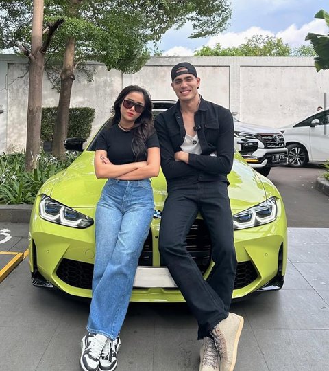 Aisar Khaled Posting Foto dengan Fuji, Komentar Fadly Bikin Heboh Netizen