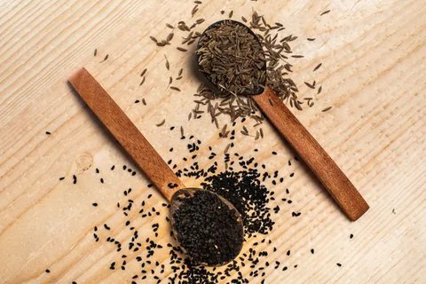 Jamu Herbal Beras Kencur (Credit: Shutterstock/Odua Images)