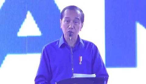 Presiden Jokowi juga mengaku dirinya sangat teduh dan merasakan kenyamanan saat berada di Partai Golkar. (Liputan6.com/Herman Zakharia)