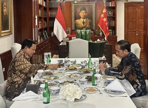 Presiden Jokowi juga mengaku dirinya sangat teduh dan merasakan kenyamanan saat berada di Partai Golkar. (Liputan6.com/Herman Zakharia)