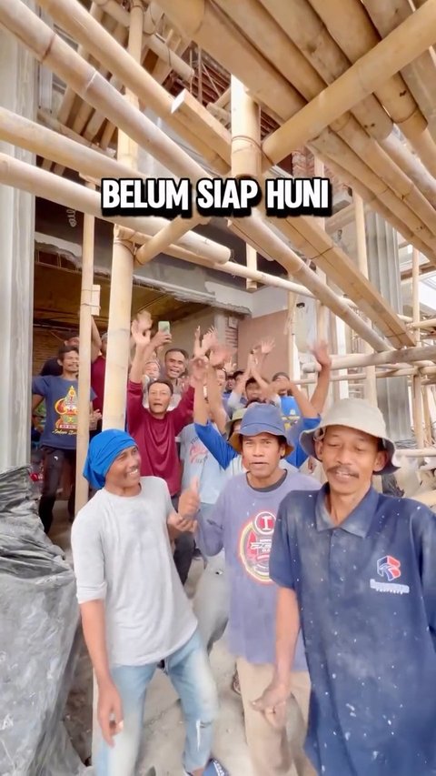 Momen Ria Ricis Traktir Tukang Bangunan di Rumah Barunya