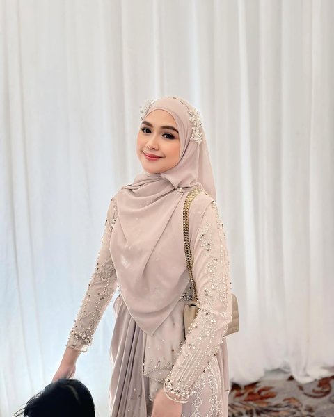 Potret Dinner Ria Ricis Dinner Mewah Bareng Moana, Bawa Bucket Uang dan Pamer Wajah Bahagia