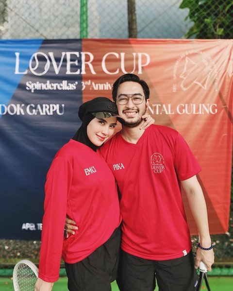 Potret Syahnaz Main Tenis Bareng Suami, Makin Disorot Karena Aura Ibu Bupati