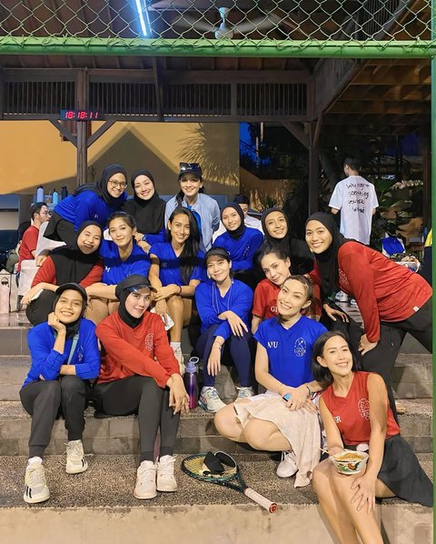 Potret Syahnaz Main Tenis Bareng Suami, Makin Disorot Karena Aura Ibu Bupati