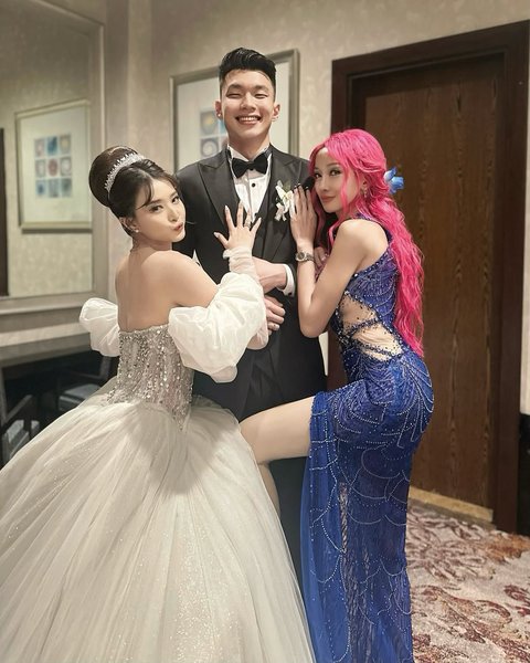 Potret Lucinta Luna di Pernikahan Vincent-Vior, Tampil Menyala dengan Rambut Pink