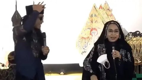 Rekaman suara Yati Pesek berisi pengakuan sakit hati dihina Miftah Maulana di depan umum dibongkar Erick Estrada. Yati Pesek hanya diam dan memendam. (Foto: Dok. Instagram @erickestradaind
