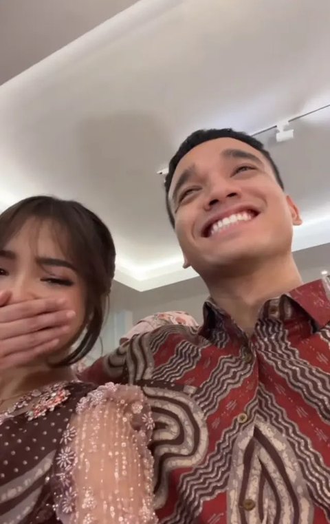 Potret Lamaran Frans Faisal dan Indah Tri Pertiwi (Sumber: Instagram/fransfaisal_)