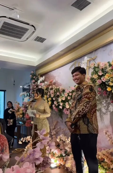 Potret Lamaran Frans Faisal dan Indah Tri Pertiwi (Sumber: Instagram/fransfaisal_)