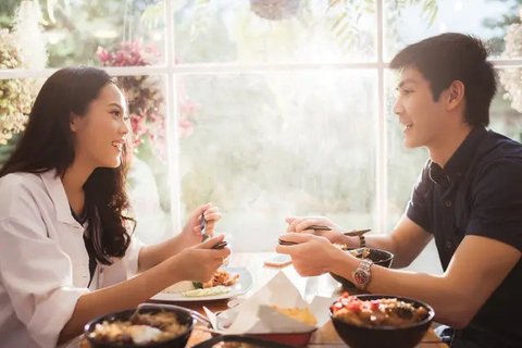 Simak prediksi kehidupan cinta sejatimu berdasarkan shio di Tahun Macan Air 2022 ini. (pexels/rodnae production).