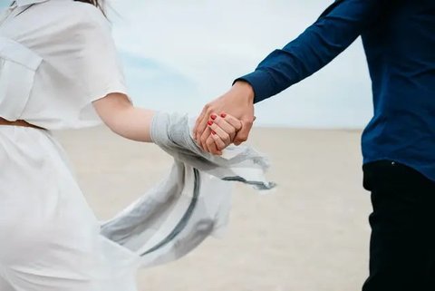 (c) Shutterstock