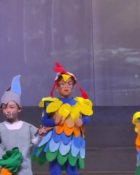 Momen Gala Sky Tampil di Sekolah, Bikin Netizen Gemas dengan Kostum Ayamnya