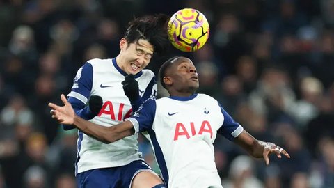 Gol dari Tottenham dicetak oleh Dominic Solanke, Dejan Kulusevski, dan Son Heung-min. Sementara itu gol Chelsea dihasilkan Jadon sancho, Enzo Fernandez, dan Cole Palmer (brace). (AP Photo/Ian Walton)