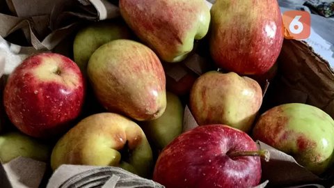 Apel Bisa Turunkan Kadar Kolesterol Jahat, Pakar Sarankan Makan dengan Kulitnya. Foto: Liputan6.com/Ade Nasihudin.