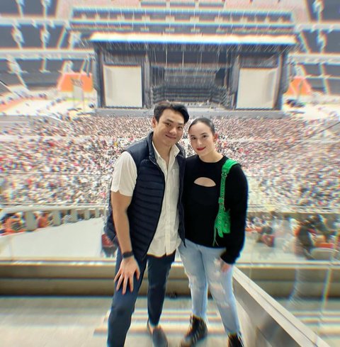 Rayakan 2 Tahun Pernikahan, Chelsea Islan dan Rob Clinton Tetap Kompak dan Bebas Gosip