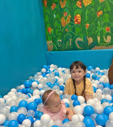 7 Potret Anak Asmirandah dan Jessica Mila Bermain Bareng, Keakrabannya Bikin Netizen Gemas