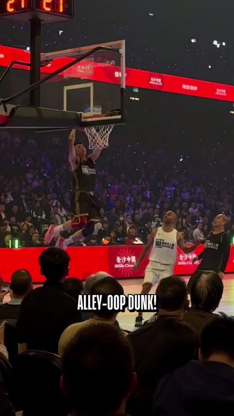 7 Potret Aksi Denny Sumargo Jadi Wakil Indonesia di NBA Celebrity Game, Bareng Para Legend - Tunjukkan Skill Keren