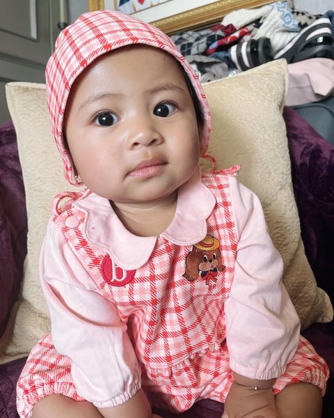 Potret Gemas Lily dengan Baju Kotak-Kotak Full Senyum, Dapat Panggilan Baru Ranayma