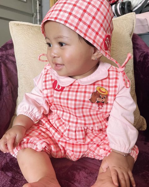 Potret Gemas Lily dengan Baju Kotak-Kotak Full Senyum, Dapat Panggilan Baru Ranayma