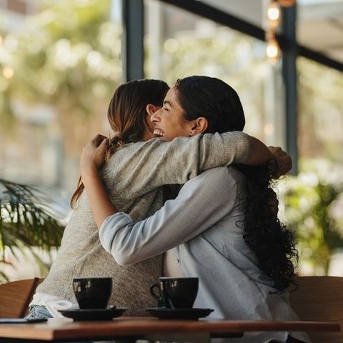 6 Cara Memulai Obrolan Tanpa Canggung dan Basa-Basi Fisik, Dijamin Langsung Nyambung!