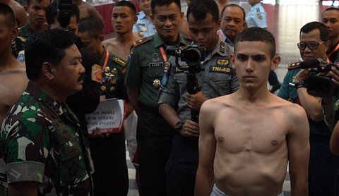 Semakin Gagah dan Ganteng, Letda Enzo Perwira TNI Keturunan Prancis Kini jadi Kopassus