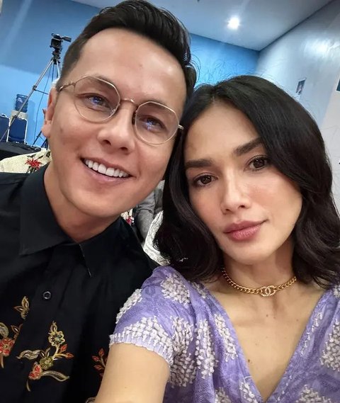 Andhika Pratama di pemakaman Nilla Rosita ibunda Ussy Sulistiawaty. (Dok. via M. Altaf Jauhar)