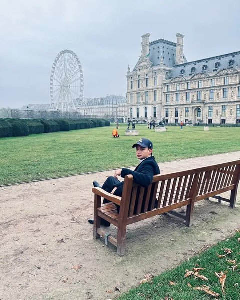 Potret Randy Martin Keliling Eropa LDR dari Lyodra (Sumber: Instagram/randymartinnn)