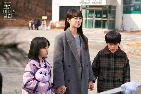 Sebentar Lagi Hari Ibu, Ini 6 Rekomendasi Drama Korea tentang Perjuangan Ibu yang Penuh Haru