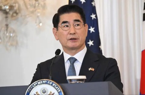 Kepala Polisi Korea Selatan Komisaris Jenderal Cho Ji Ho dan Kepala Badan Kepolisian Metropolitan Seoul Kim Bong Sik ditangkap atas tuduhan pemberontakan (Dok. Yonhap).