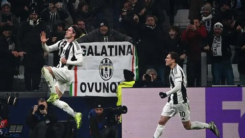 Pada menit ke-53, Juventus membuka keunggulan lewat aksi Dusan Vlahovic. (Isabella BONOTTO/AFP)