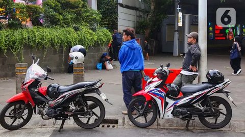 Menurut Menteri UMKM Maman Abdurrahman, saat ini pemerintah terus melakukan kajian dan verifikasi terkait skema pemberian BBM subsidi. (Liputan6.com/Angga Yuniar)