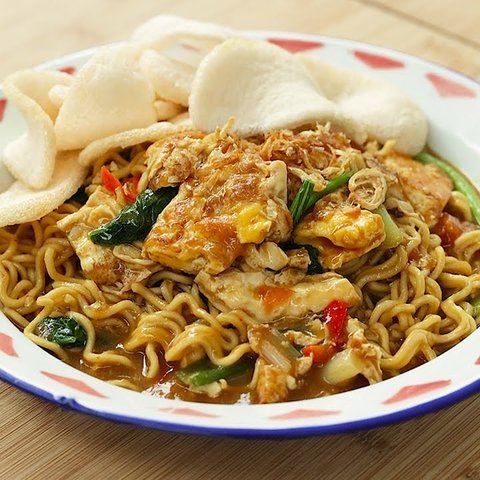 Cara Bikin Mie Nyemek yang Lezat dan Praktis Ala Rumahan
