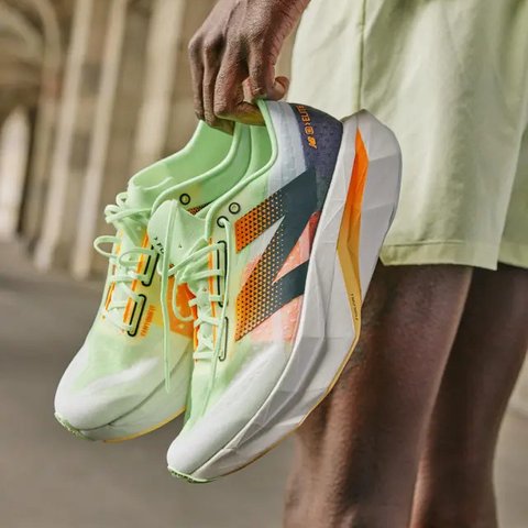 Menyelesaikan marathon dengan lebih nyaman berkat sepatu lari berteknologi baru (New Balance)