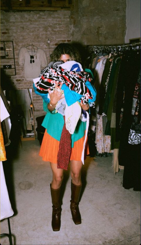 Thrifting: Solusi Ramah Lingkungan atau Masalah Tersembunyi?