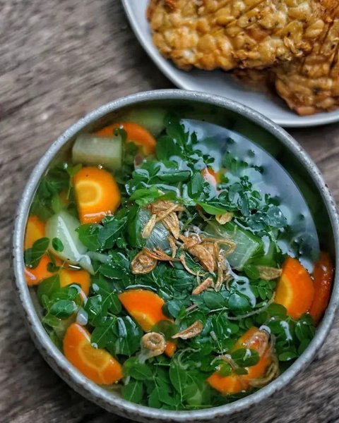 Sayur Bening Daun kelor (Foto: Cookpad/@husnulchm)