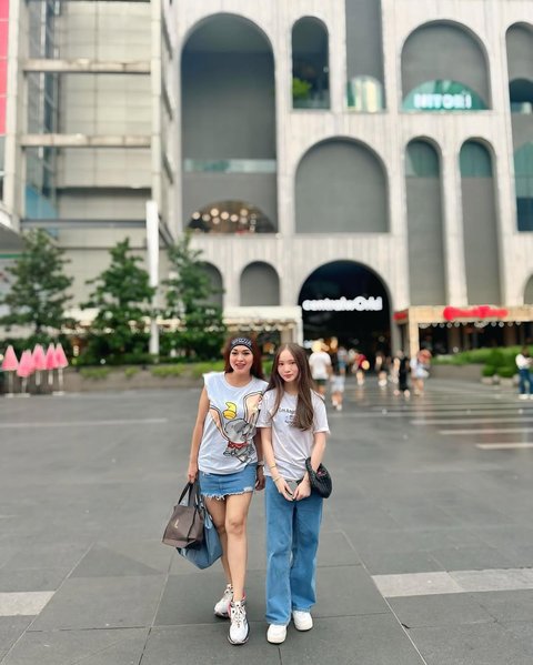 Potret Sasha Alexa Bersama Anak yang Dipuji Sama-Sama Cantik