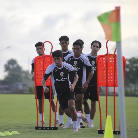 Pemain Timnas Indonesia, Ruben Sanadi, saat melakoni laga uji coba internasional kontra Myanmar di Stadion Mandalathiri, Mandalay, Myanmar, Senin (25/3/2019). Timnas Indonesia menang 2-0 dala