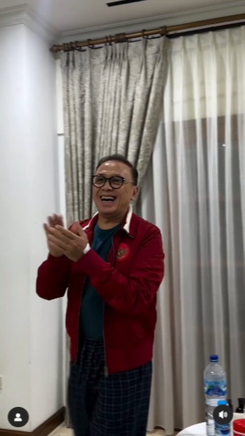 Wajah Tegang Jenderal Bintang 3 Polisi Nonton Timnas Vs Laos