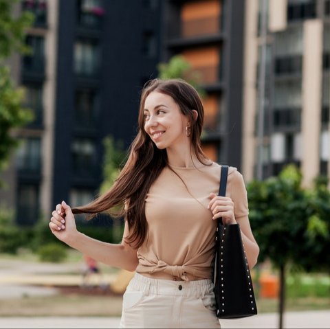 5 Rekomendasi Model Baju Crop Wanita yang Sedang Ngetren, Jadikan Penampilanmu Lebih Stylish