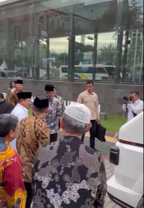 Terkejut Prabowo Ketika Disalami Jusuf Hamka Bos Jalan Tol Mualaf