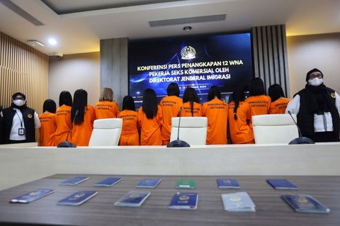 FOTO: Ini 12 Wanita Asal Vietnam Diduga Jadi PSK di Jakarta Utara, Patok Harga Rp5,6 Juta Sekali Kencan