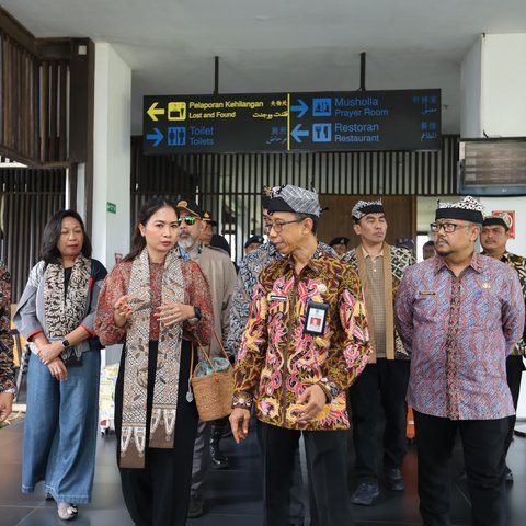 Jadi Jujugan Wisatawan saat Libur Nataru, Wamenpar Tinjau Kesiapan Bandara Banyuwangi