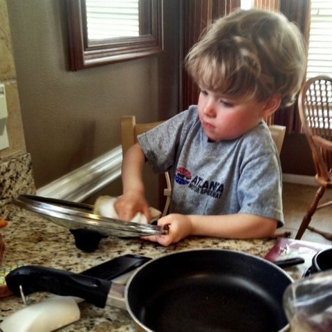 Gak Perlu Kemana-Mana! 7 Tips Seru Habiskan Liburan Sekolah di Rumah