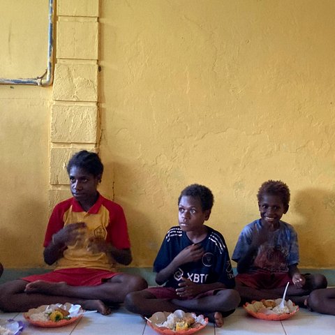 Anak-anak Merauke, Papua antusias menyambut pelaksanaan Program Makan Bergizi Gratis.