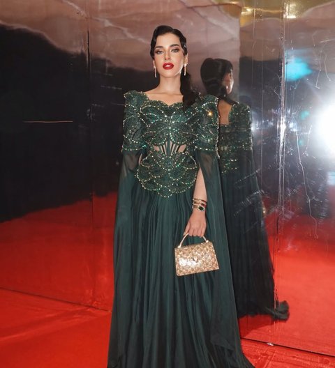 7 Potret Tasya Farasya Raih Beauty dan Fashion Creator of the Year, Ini Detail Penampilannya