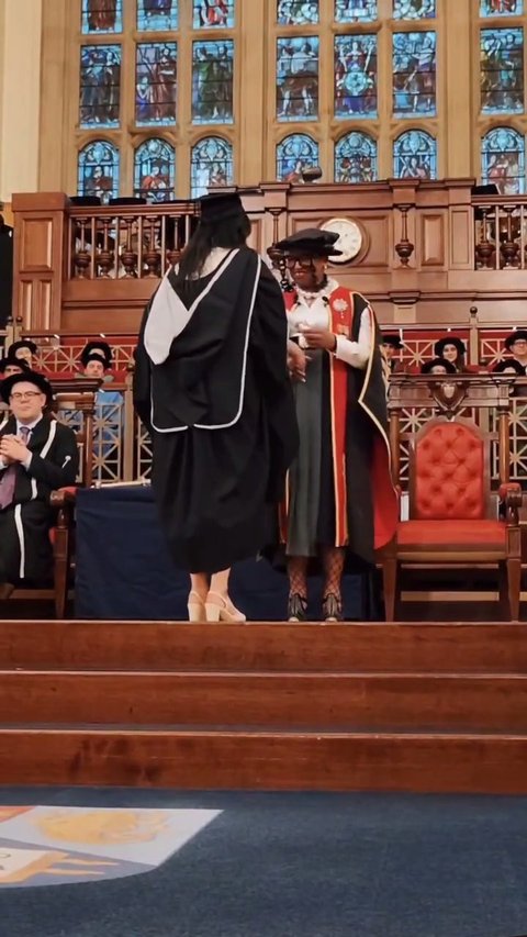 7 Potret Alifiya Arkana, Anak Dede Yusuf Lulus S2 dari University of Birmingham dengan Nilai Tertinggi
