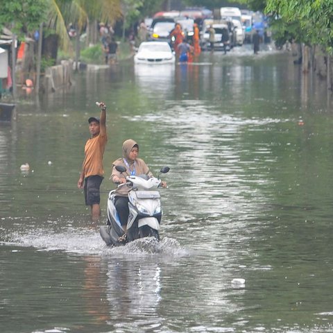 Update Banjir Rob di Jakarta Utara: 13 RT dan Satu Ruas Jalan Tergenang