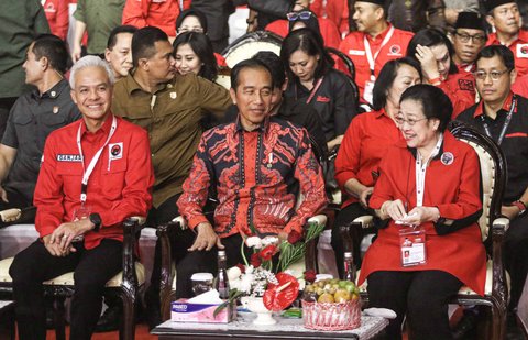 FOTO: Resmi Dipecat PDIP, Begini Potret Kenangan Mesra Jokowi dan Megawati yang Terekam Kamera