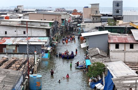 FOTO: Pantauan Udara Banjir Rob Kepung Wilayah Pesisir Jakarta