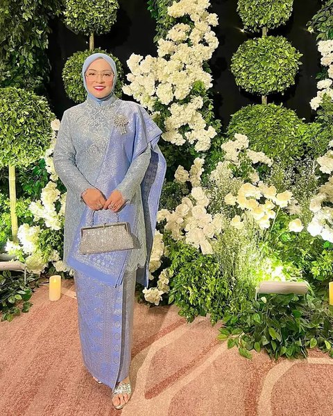 Sejumlah nama terkenal hadir sebagai bridesmaid Putri Zulhas, termasuk aktris senior Desy Ratnasari dan Nagita Slavina.